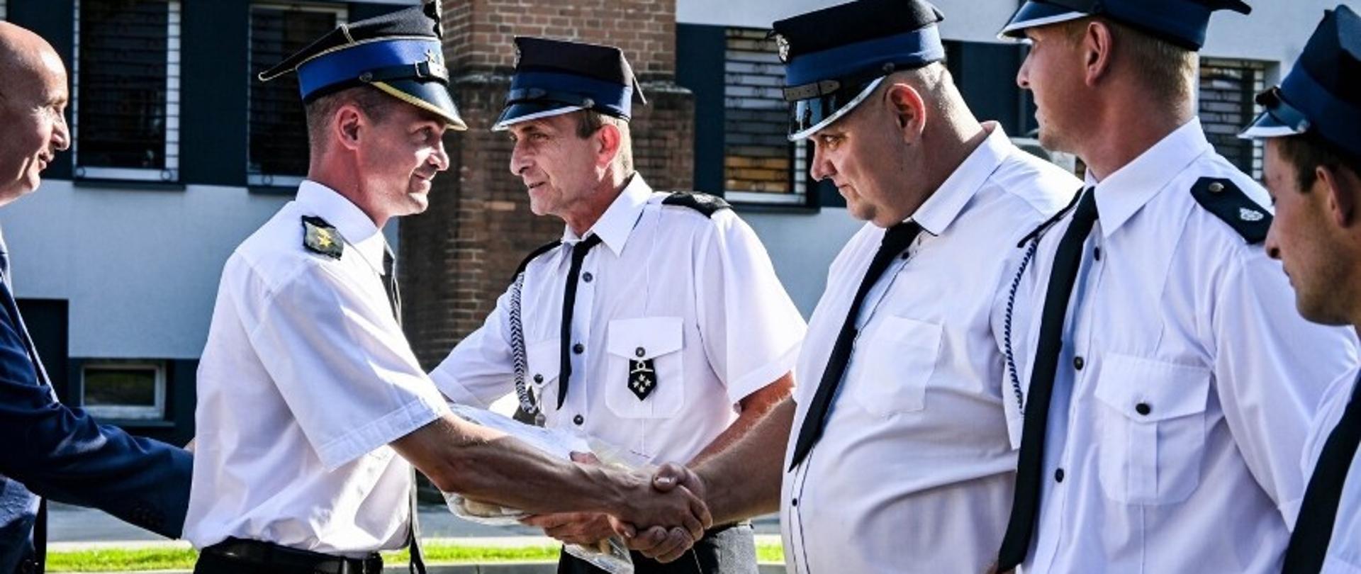 Nowy sprzęt dla pięciu jednostek ochotniczych straży pożarnych z terenu gminy Kazimierza 