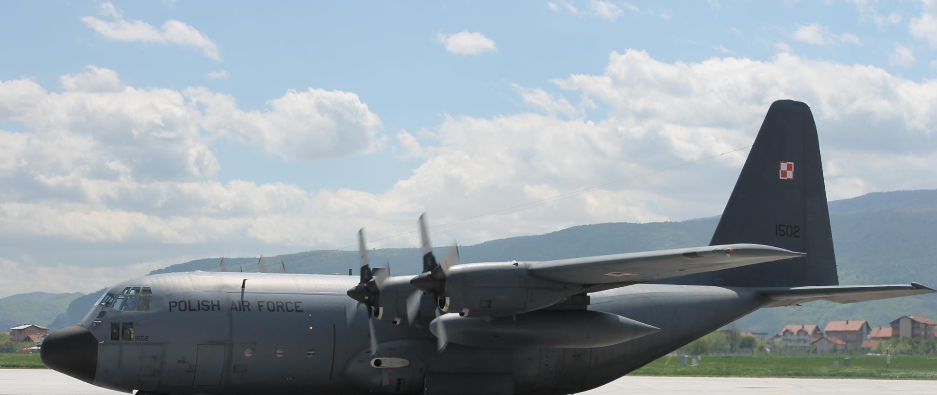 Polska pomoc dla Bośni i Hercegowiny dotarła do Sarajewa po raz trzeci - 19.200 kombinezonów ochronnych i ponad 8000 masek ochronnych dla szpitali. 