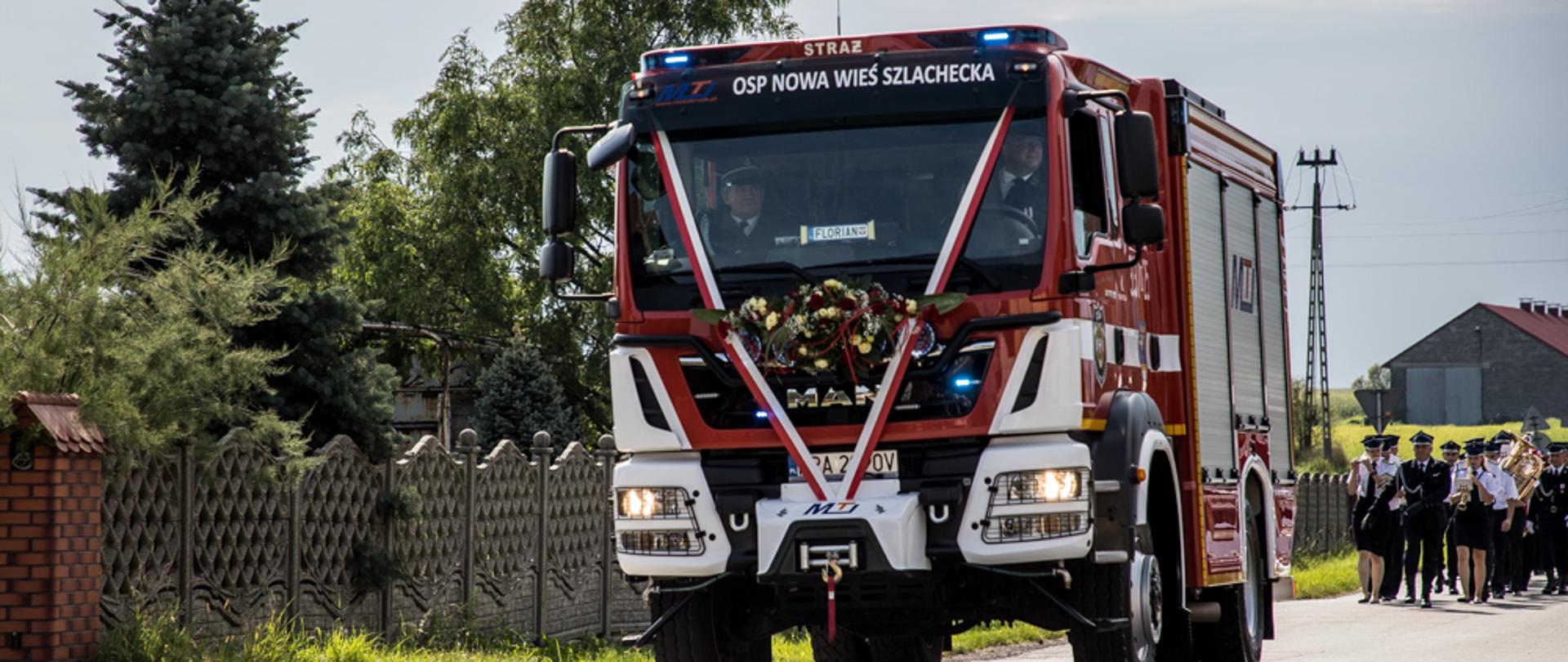 nowy pojazd ratowniczy dla OSP Nowa Wieś Szlachecka.