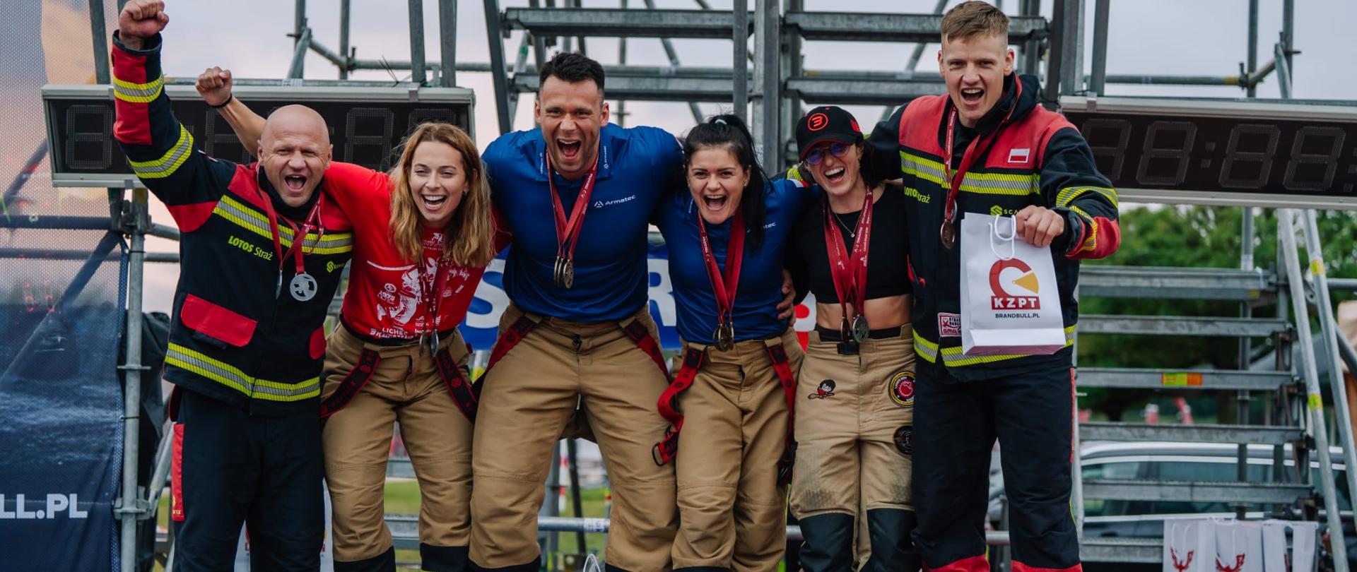 Strażacy na podium.