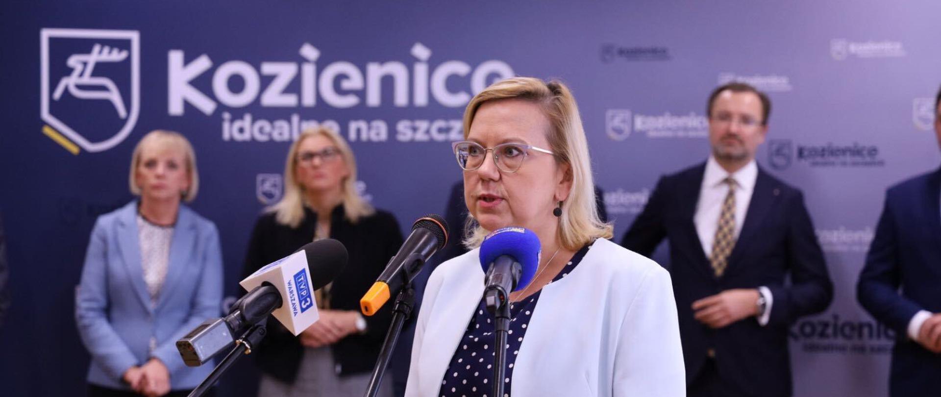 Minister Anna Moskwa podczas konferencji w Kozienicach