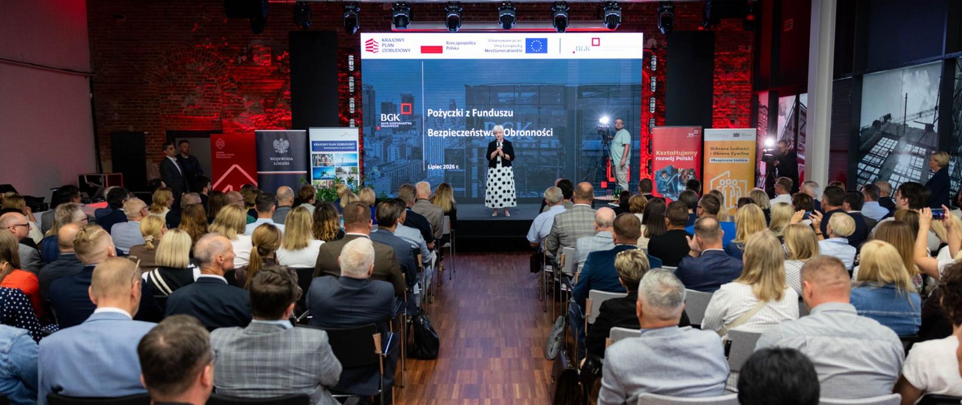 Wojewoda łódzki Dorota Ryl podczas spotkania z samorządowcami i przedsiębiorcami 