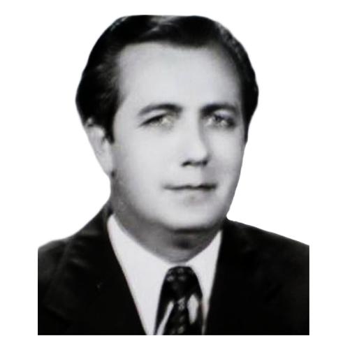 Młodszy ogniomistrz pożarnictwa Marian Szczepaniak. Zdjęcie w odcieniach szarości.