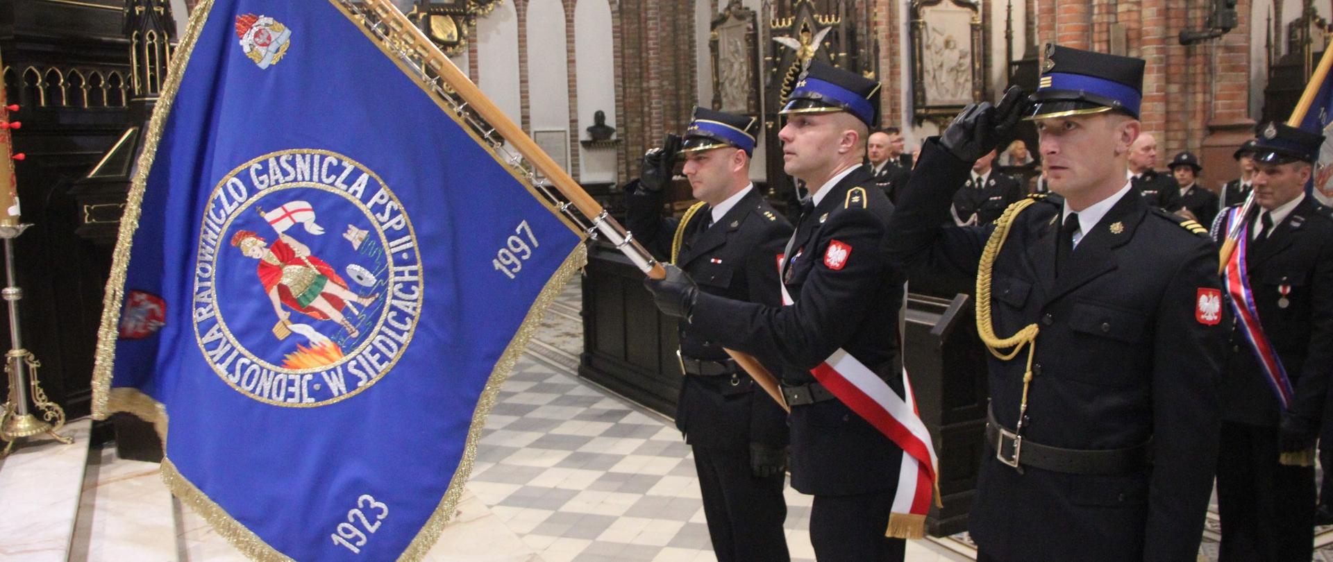 Msza święta w intencji zmarłych strażaków 