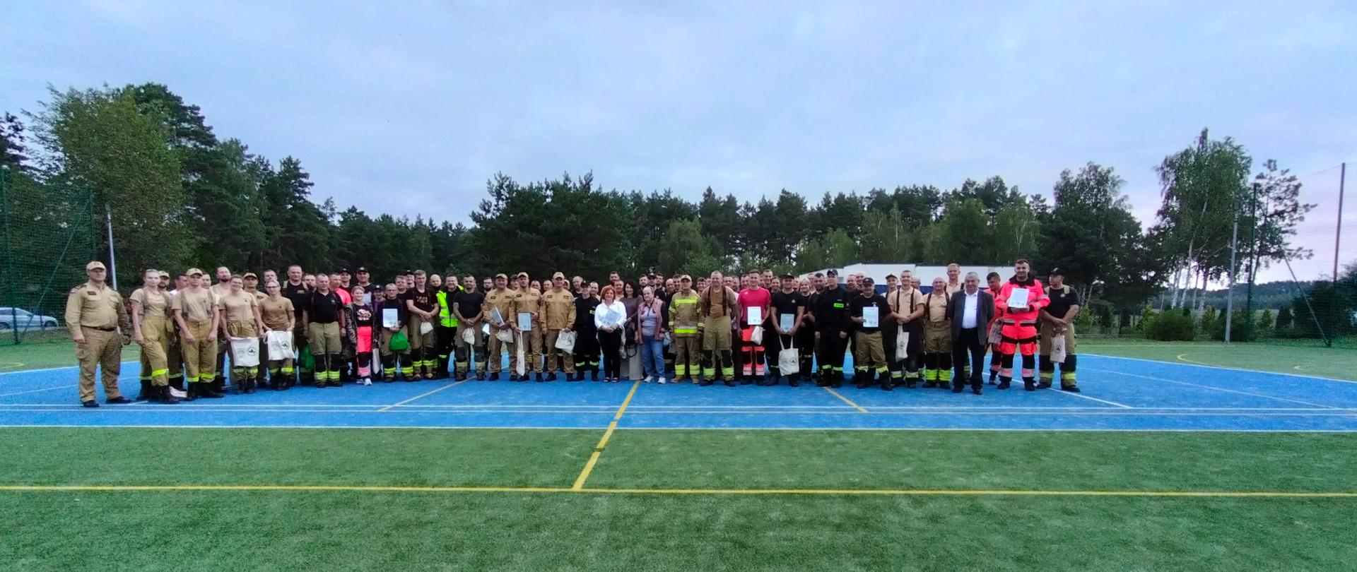 Wspólne zdjęcie wszystkich uczestników warsztatów i zaproszonych gości