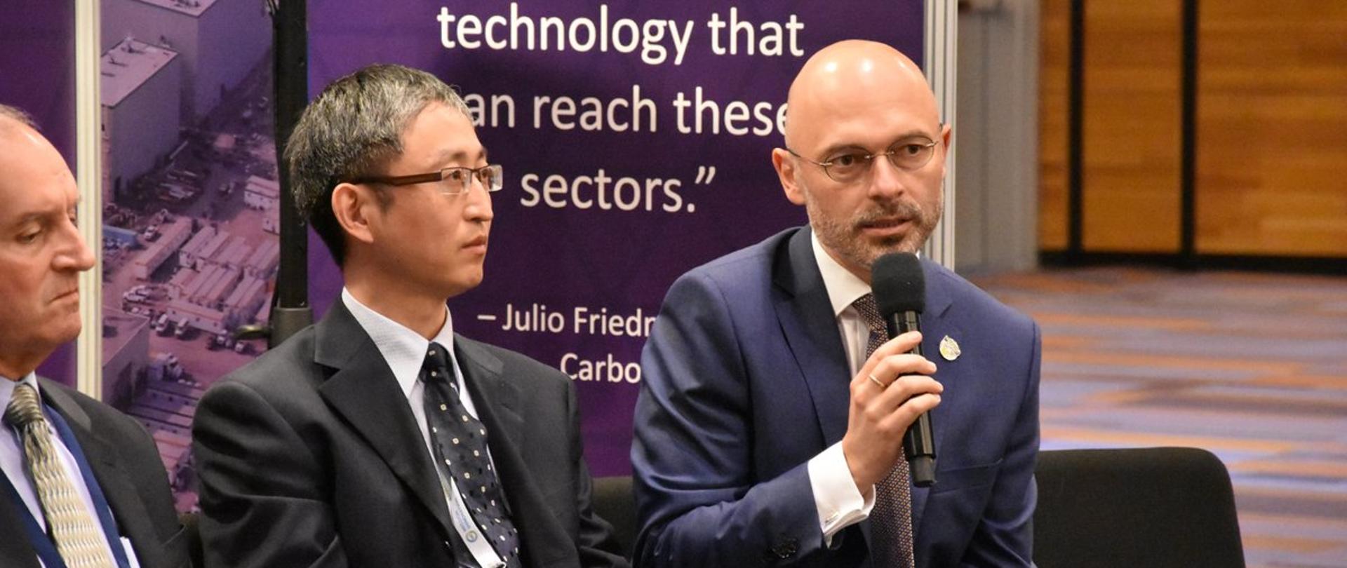 wiceminister Michał Kurtyka podczas konferencji Clean Energy Ministerial