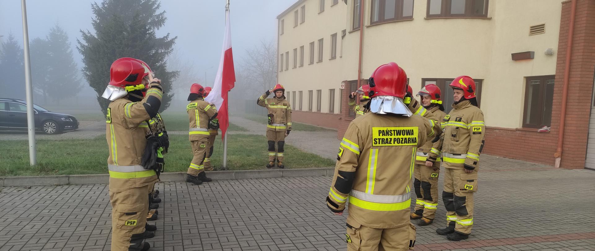 Uroczysta zmiana służby z okazji Narodowego Święta Niepodległości 11 listopada