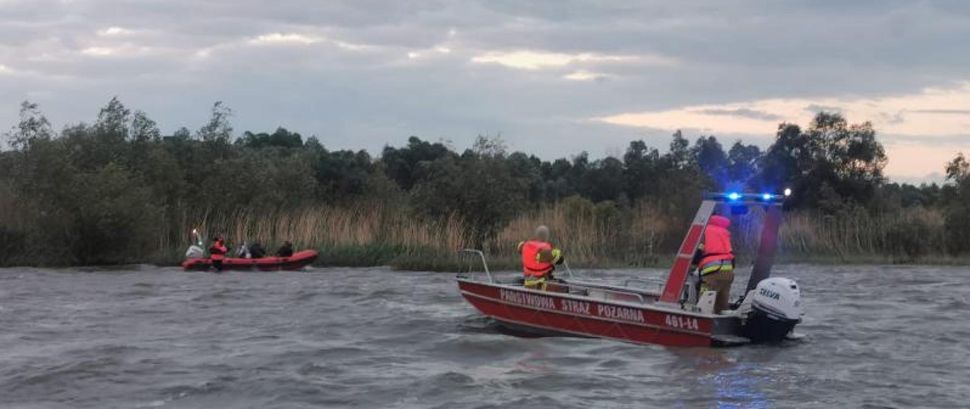 Łódź wędkarska na mieliźnie