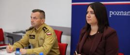 Pani Wicewojewoda oraz Pan Komendant zajęli miejsca za stołem wideokonferencyjnym.