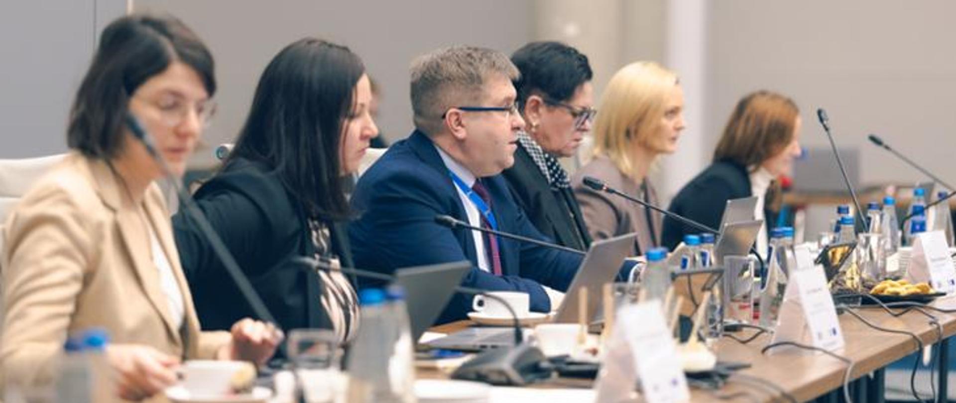 FENG Monitoring Committee