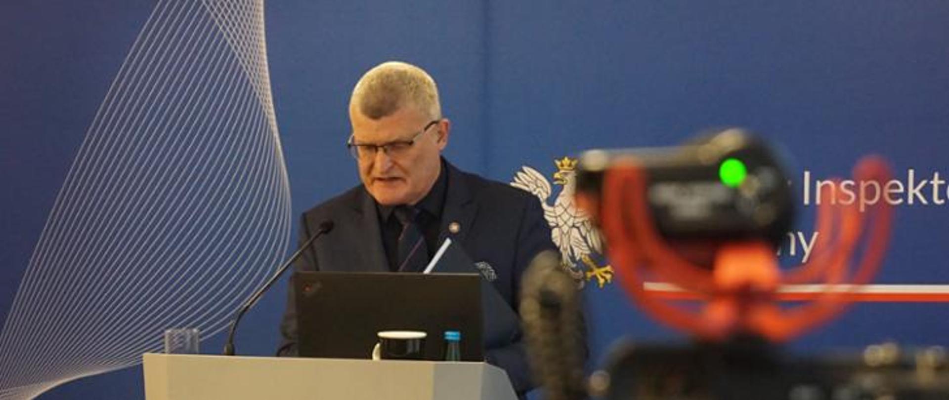 Główny Inspektor Sanitarny dr Paweł Grzesiowski