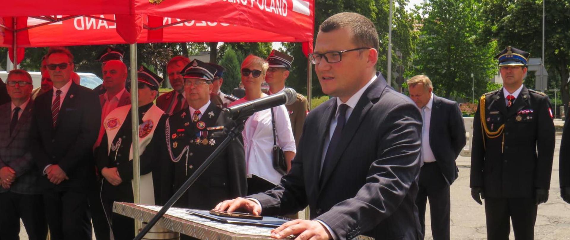 Nadanie sztandaru i Powiatowy Dzień Strażaka
