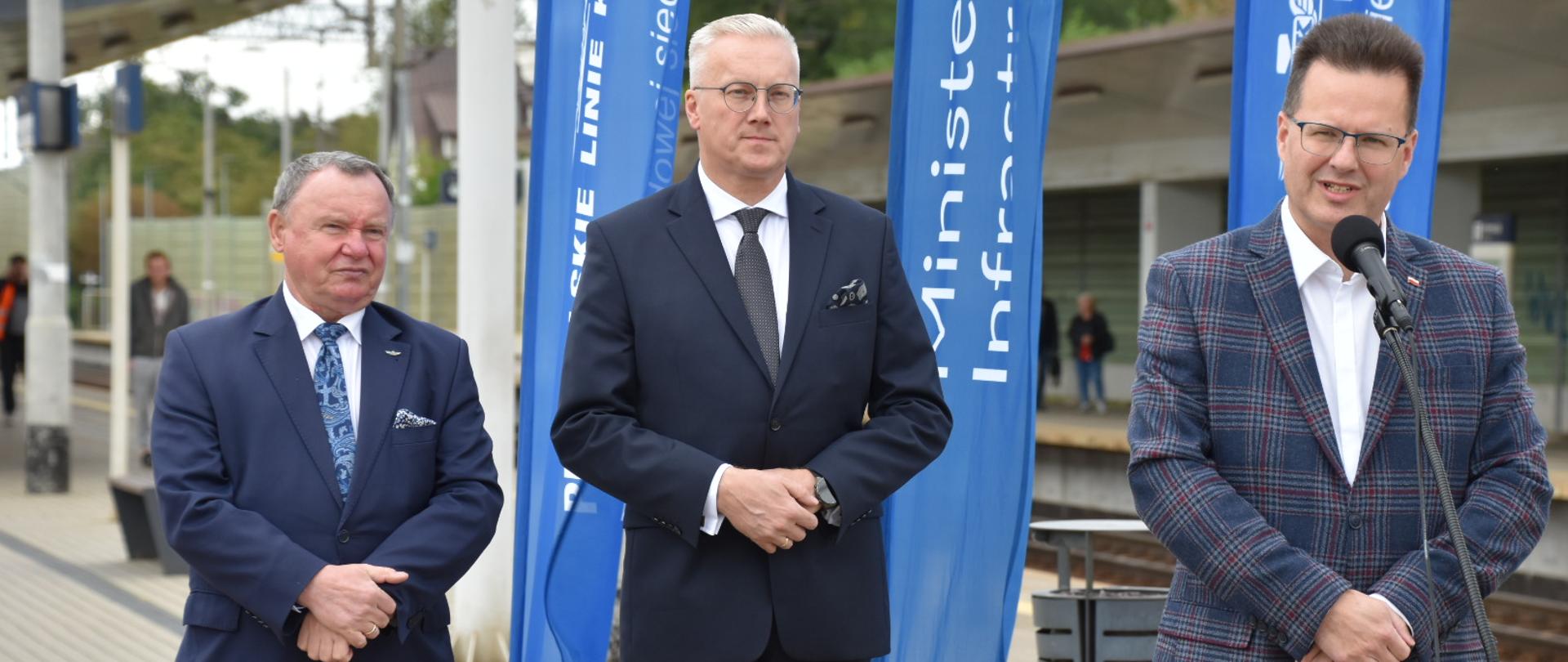 Konferencja prasowa z udziałem wiceministra infrastruktury, pełnomocnika rządu ds. przeciwdziałania wykluczeniu komunikacyjnemu Andrzeja Bittela