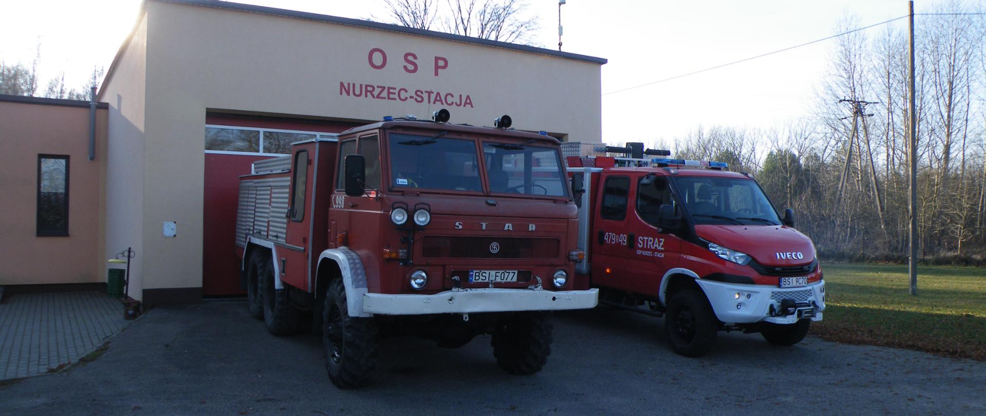 Strażnica OSP Nurzec Stacja. Prze budynkiem dwa samochody pożarnicze