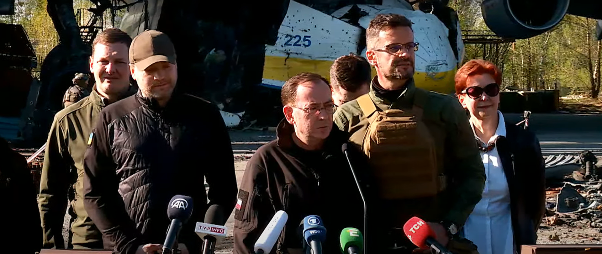 Minister Mariusz Kamiński podczas konferencji prasowej w Kijowie.