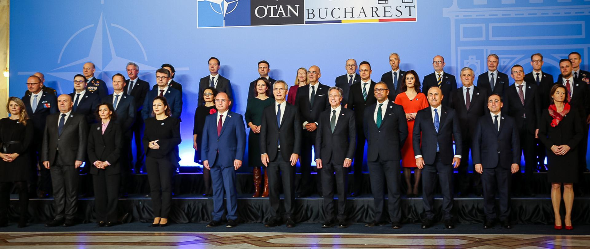 Minister Zbigniew Rau podczas szczytu NATO