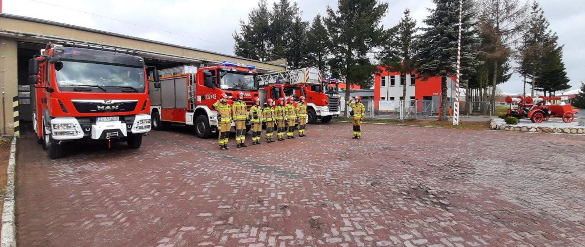 Uczczenie 12 rocznicy katastrofy Smoleńskiej. Strażacy JRG-2 Koszalin