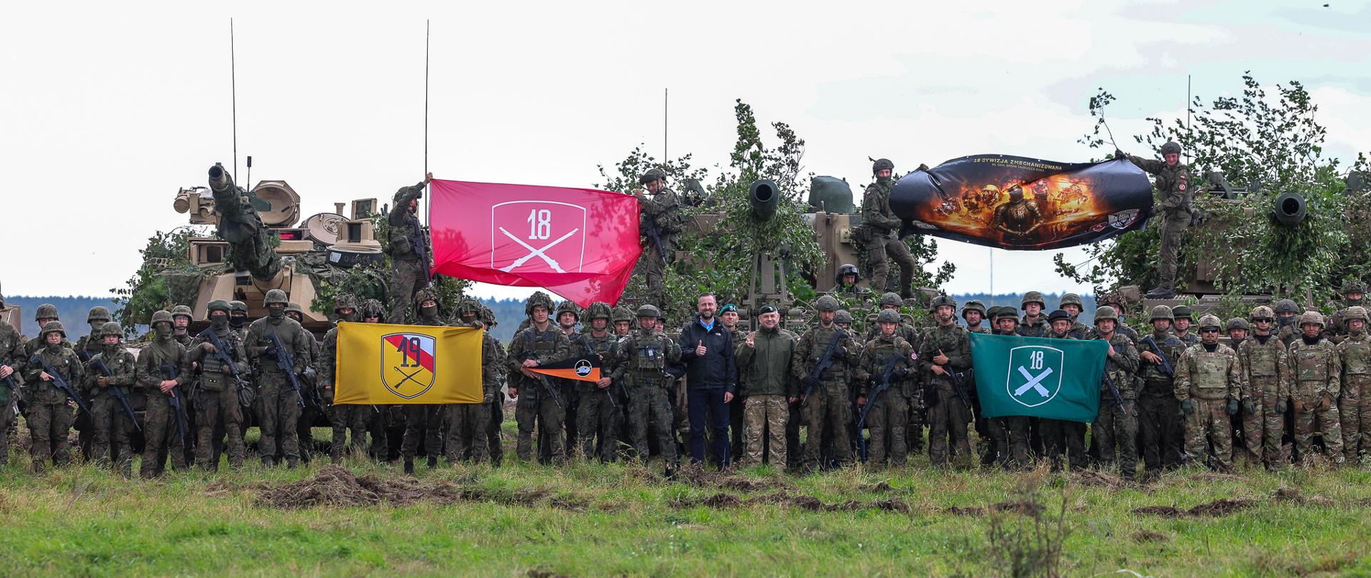 17 września 2025 r. na terenie Ośrodka Szkolenia Poligonowego Wojsk Lądowych w Orzyszu, wicepremier - minister obrony narodowej Władysław Kosiniak-Kamysz obserwował ćwiczenie taktyczne z wojskami pk. ŻELAZNA BRAMA-25 w ramach sfederowanych ćwiczeń pk. ŻELAZNY OBROŃCA-25. Fot. Krzysztof Gumul/WCEO