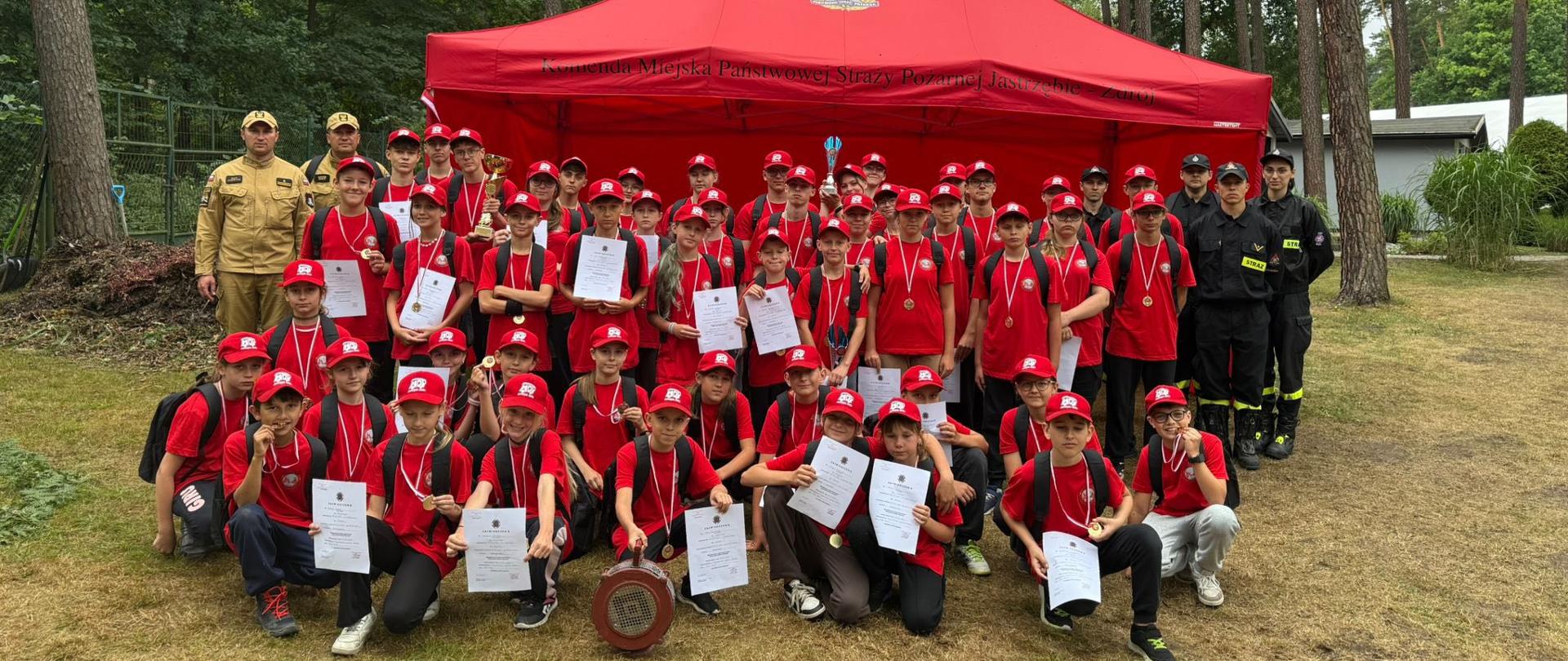 Pamiątkowe zdjęcie na pożegnanie.