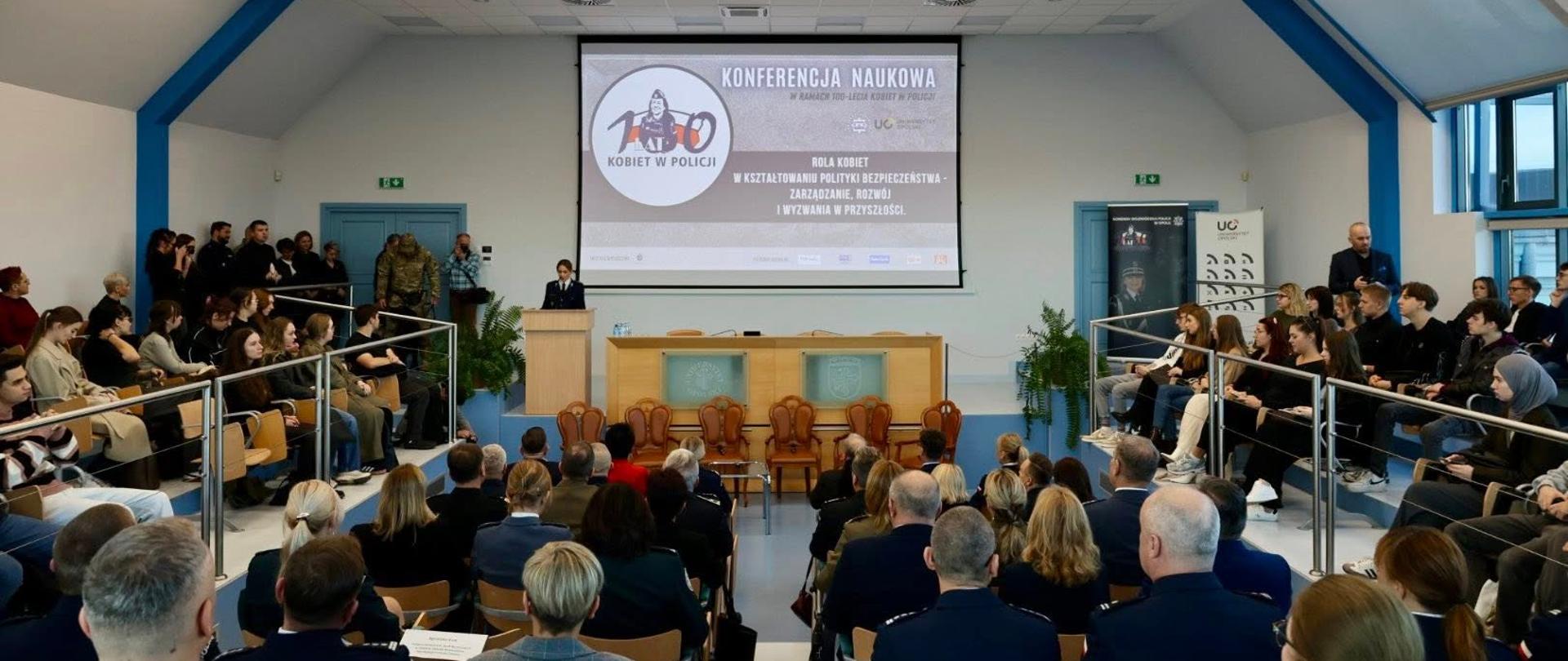 Z okazji 100-lecia służby kobiet w Policji trwa konferencja naukowa pt. „Rola kobiet w kształtowaniu polityki bezpieczeństwa - zarządzanie, rozwój i wyzwania przyszłości”