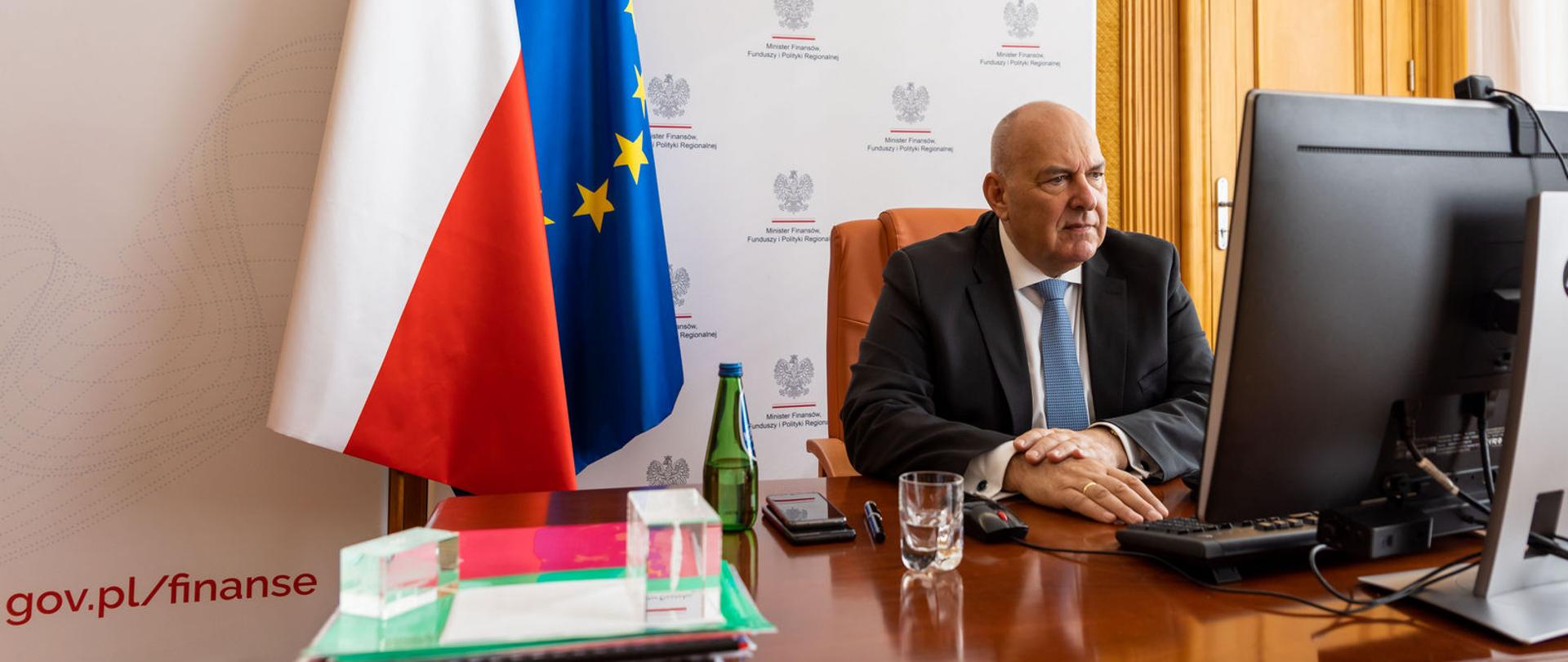 Minister finansów podczas spotkania online, podsumowania działalności Grupy EBI.