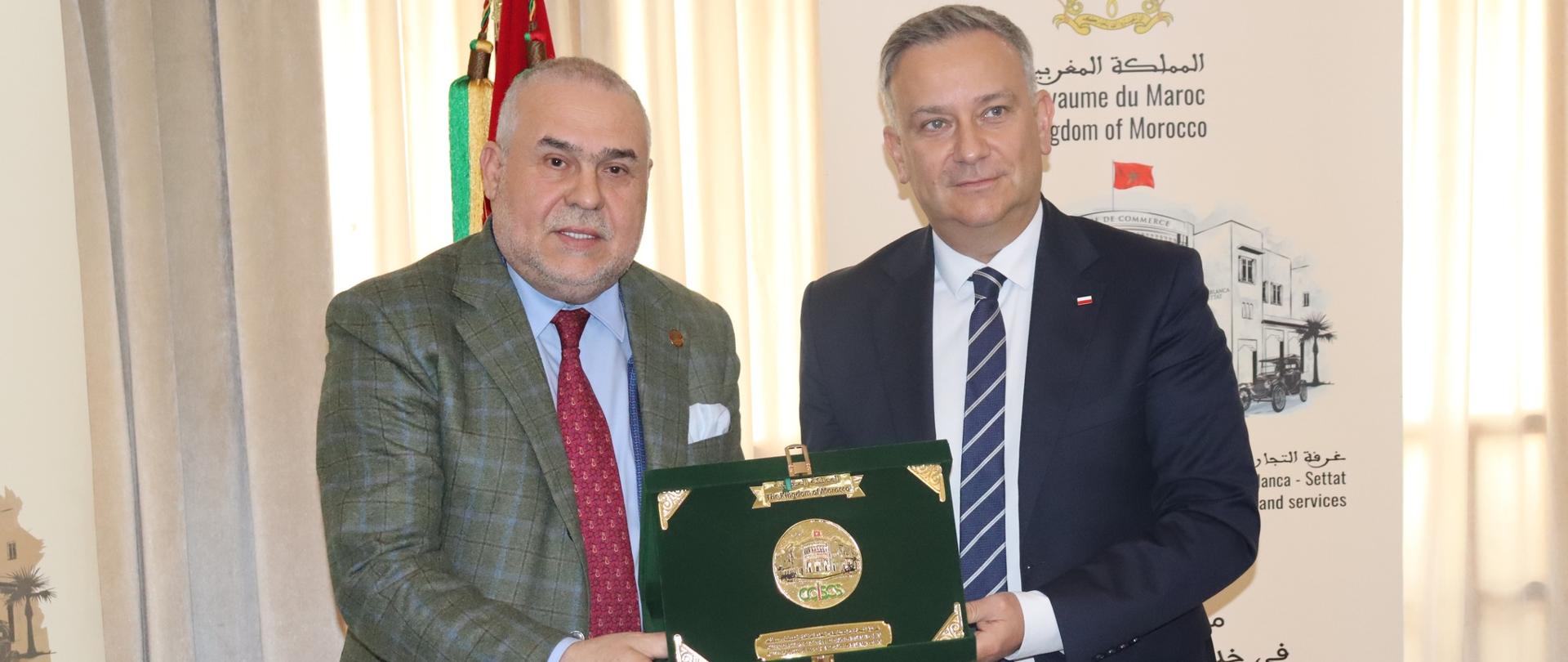 Zdjęcie upamiętniające pobyt w Izbie Handlu, Przemysłu i Usług regionu Casablanca–Settat