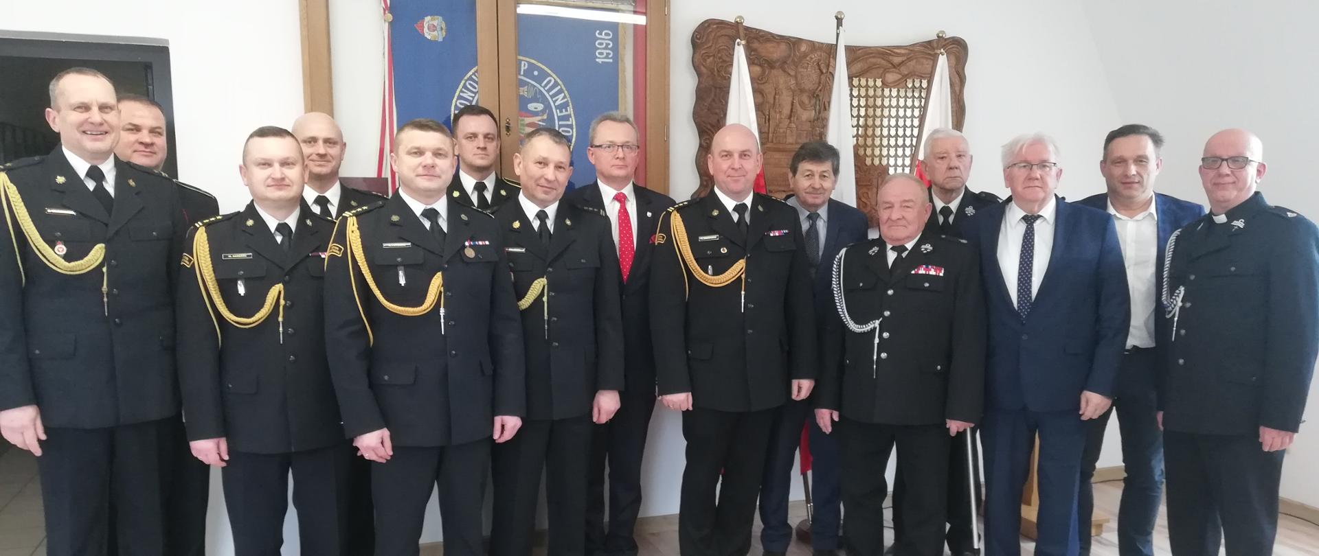 Uroczyste zdanie obowiązków - zdjęcie grupowe