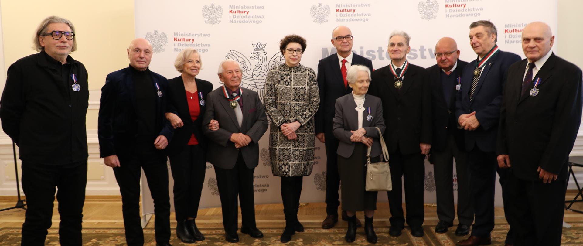 Medale „Zasłużony Kulturze Gloria Artis” za osiągnięcia w dziedzinie twórczości artystycznej i działalności kulturalnej wręczone, fot. MKiDN