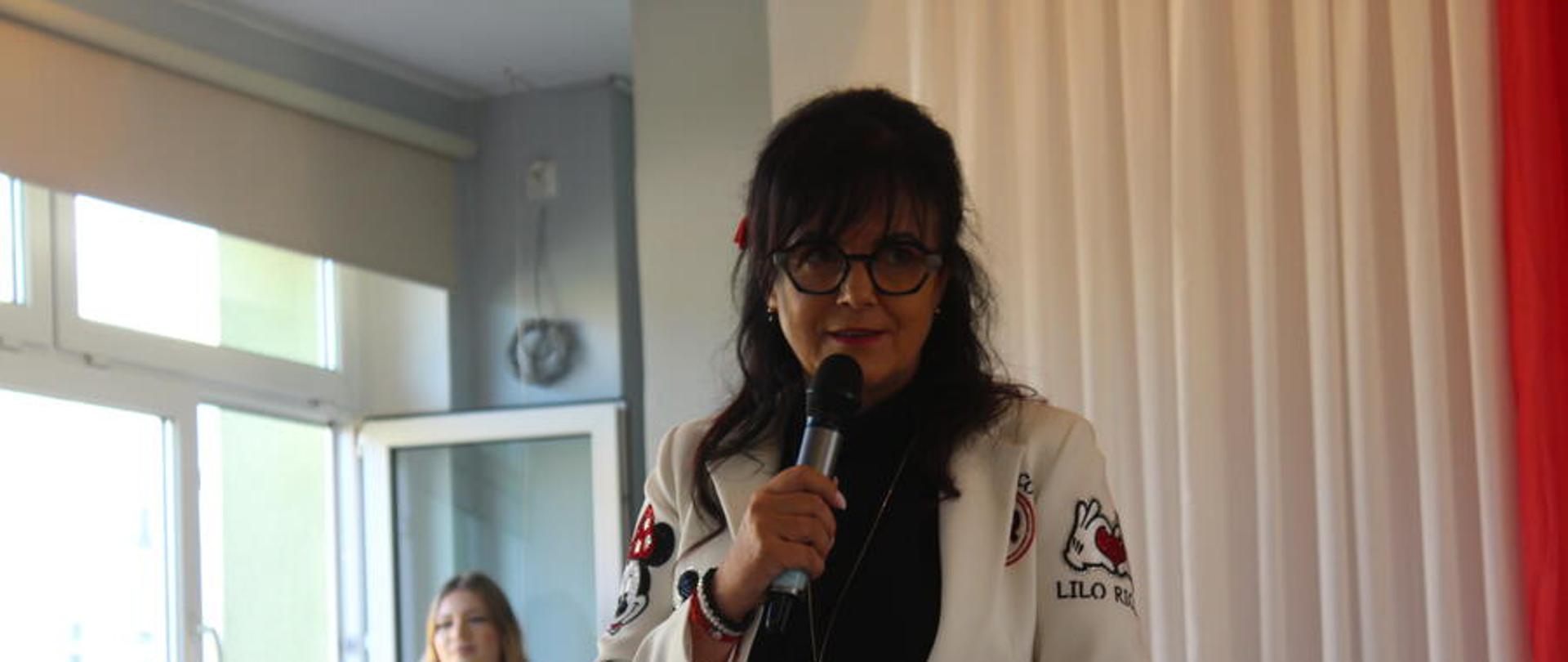 Przemowa dyrektor szkoły Iwony Pera