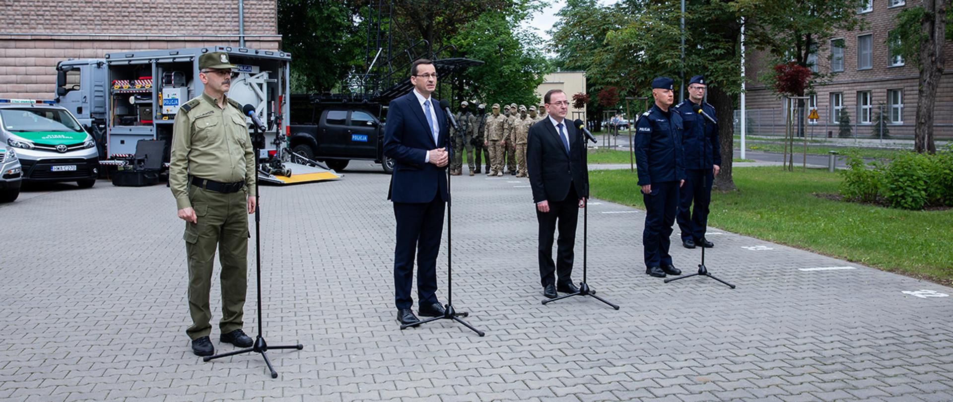 Konferencja prasowa w CBŚP z udziałem premiera Mateusza Morawieckiego, ministra Mariusza Kamińskiego, Komendanta Głównego Straży Granicznej gen. dyw. SG Tomasza Pragi oraz Komendanta Głównego Policji gen.insp. Jarosława Szymczyka 