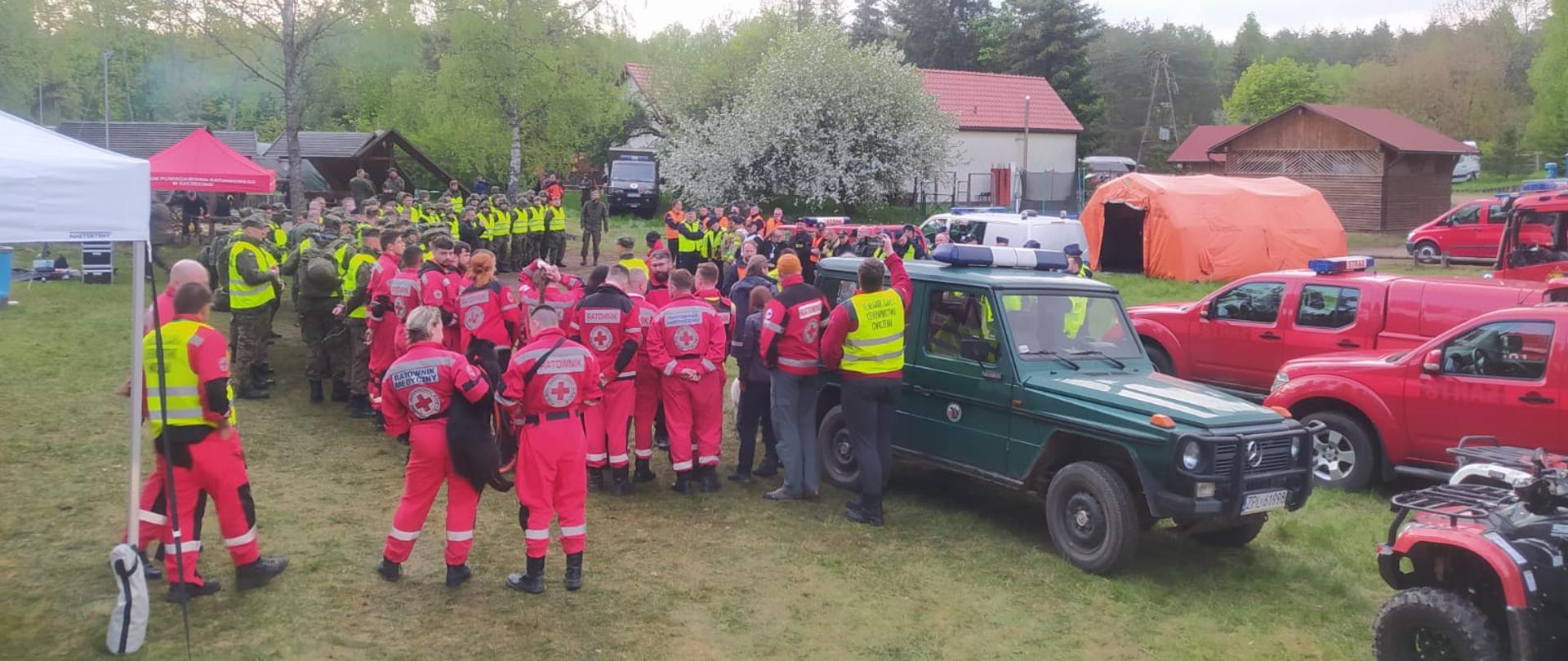 Zdjęcia przedstawiają działania ćwiczeniowe Grupy Wodno-Nurkowej z Piły. 