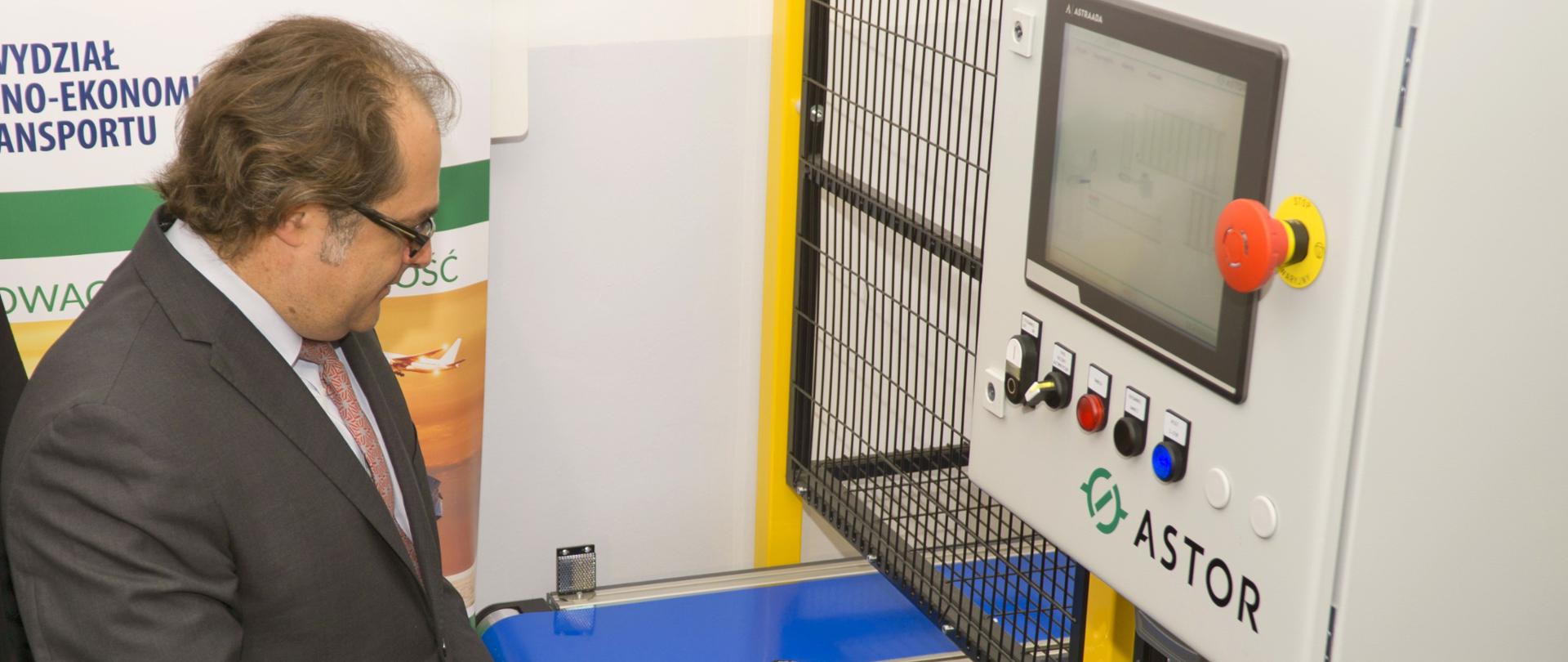 Minister Marek Gróbarczyk otwiera laboratorium AM w Szczecinie