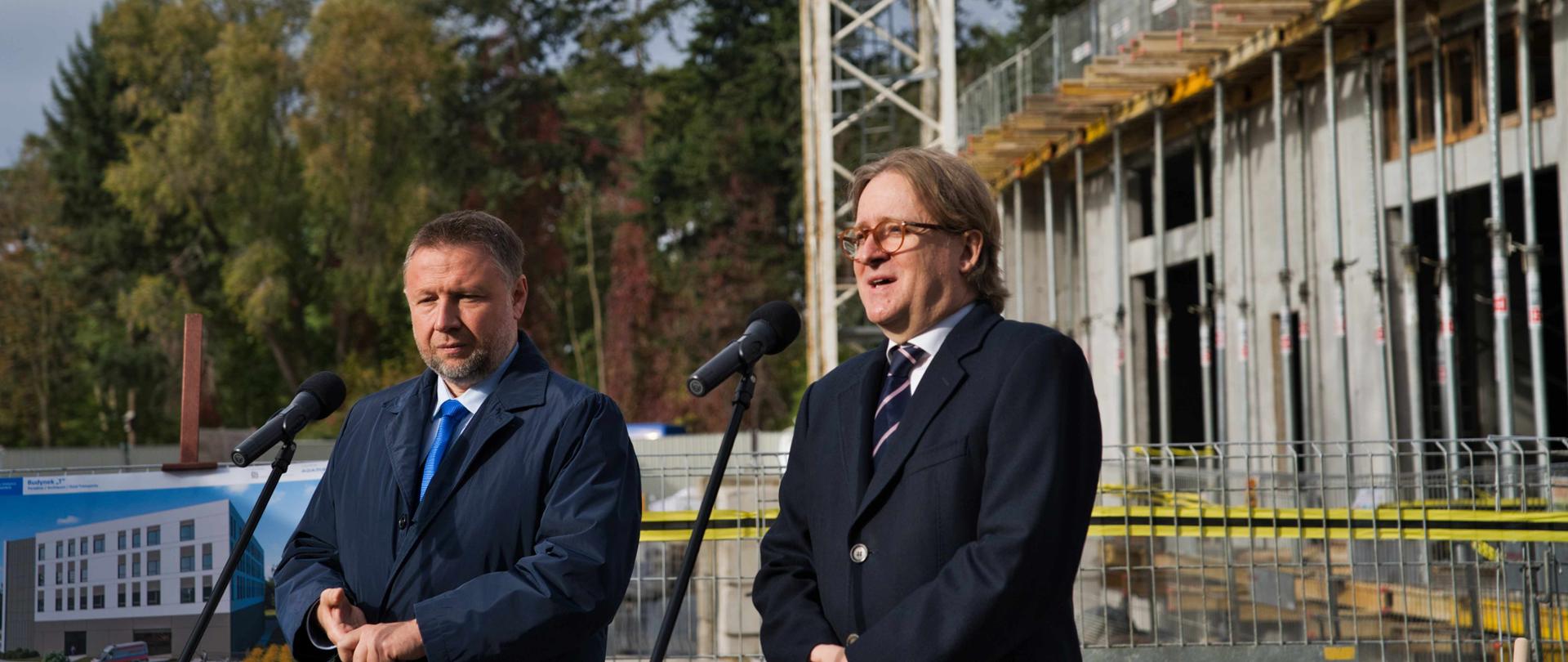 Uroczystość wmurowania kamienia węgielnego pod nowy budynek Państwowego Instytutu Medycznego MSWiA 