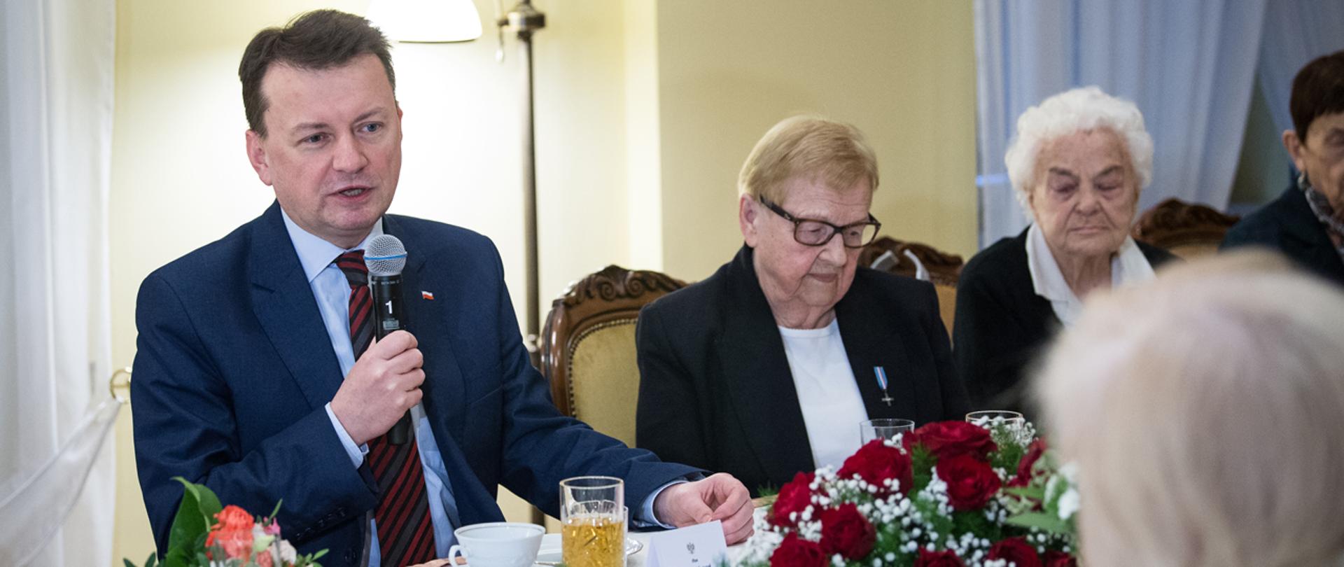 070318_MMB_Kombatantki_WKRol_01