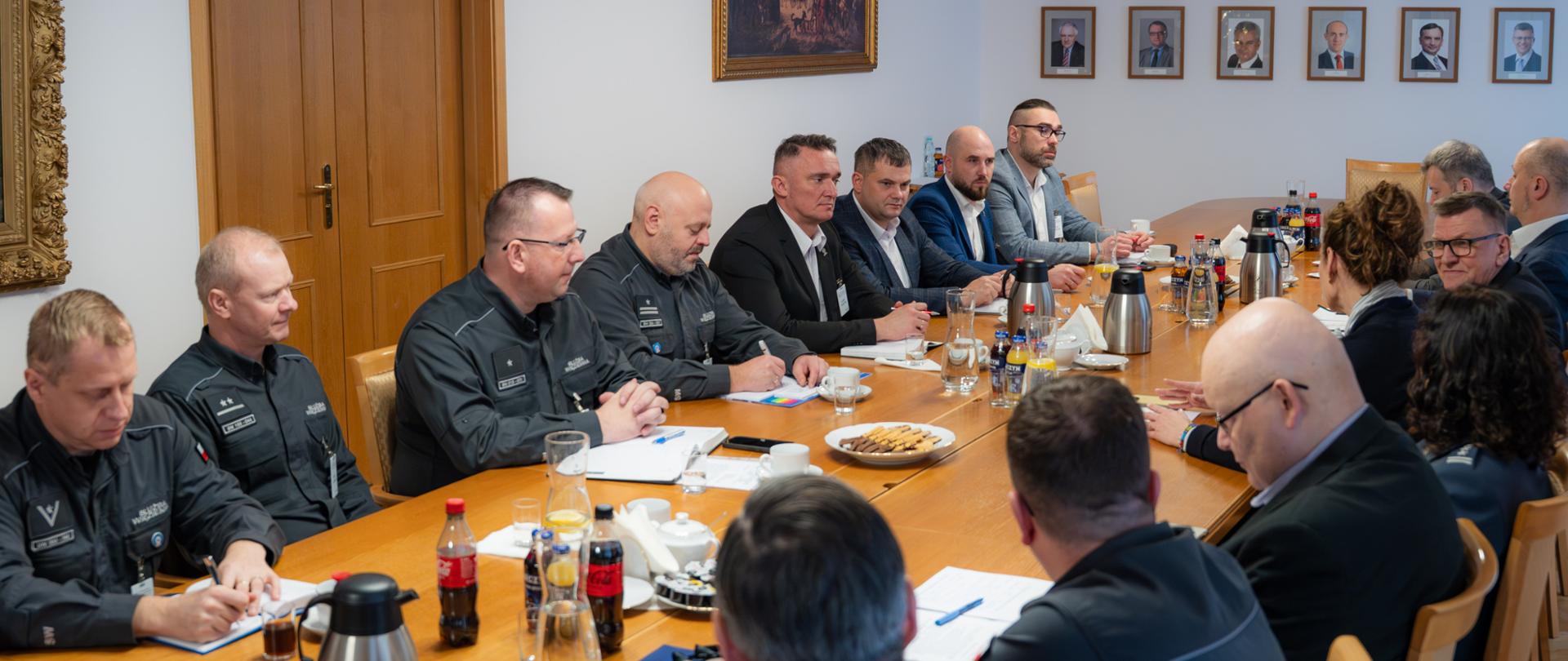 Posiedzenie Zespołu ds. poprawy warunków służby w Służbie Więziennej