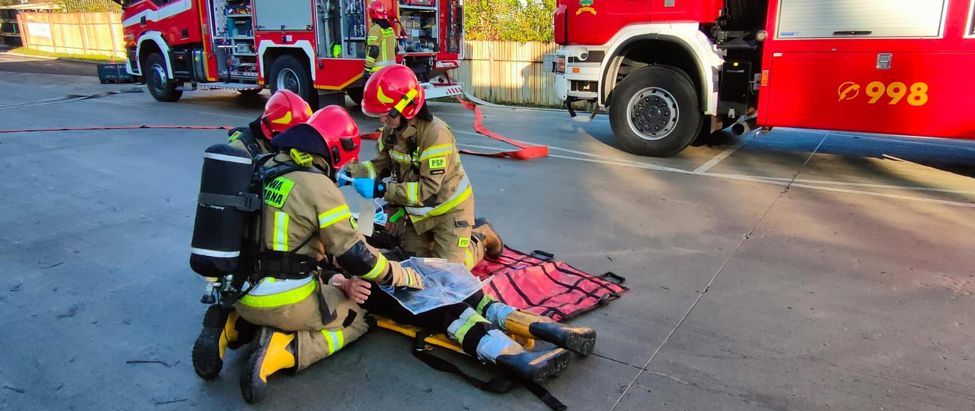 Zapoznanie strażaków JRG Mikołów z obiektami zakładu Schneider Electric