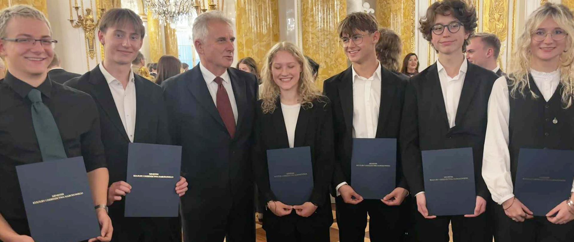 zdjęcie z rozdania stypendiów MKiDN 2025