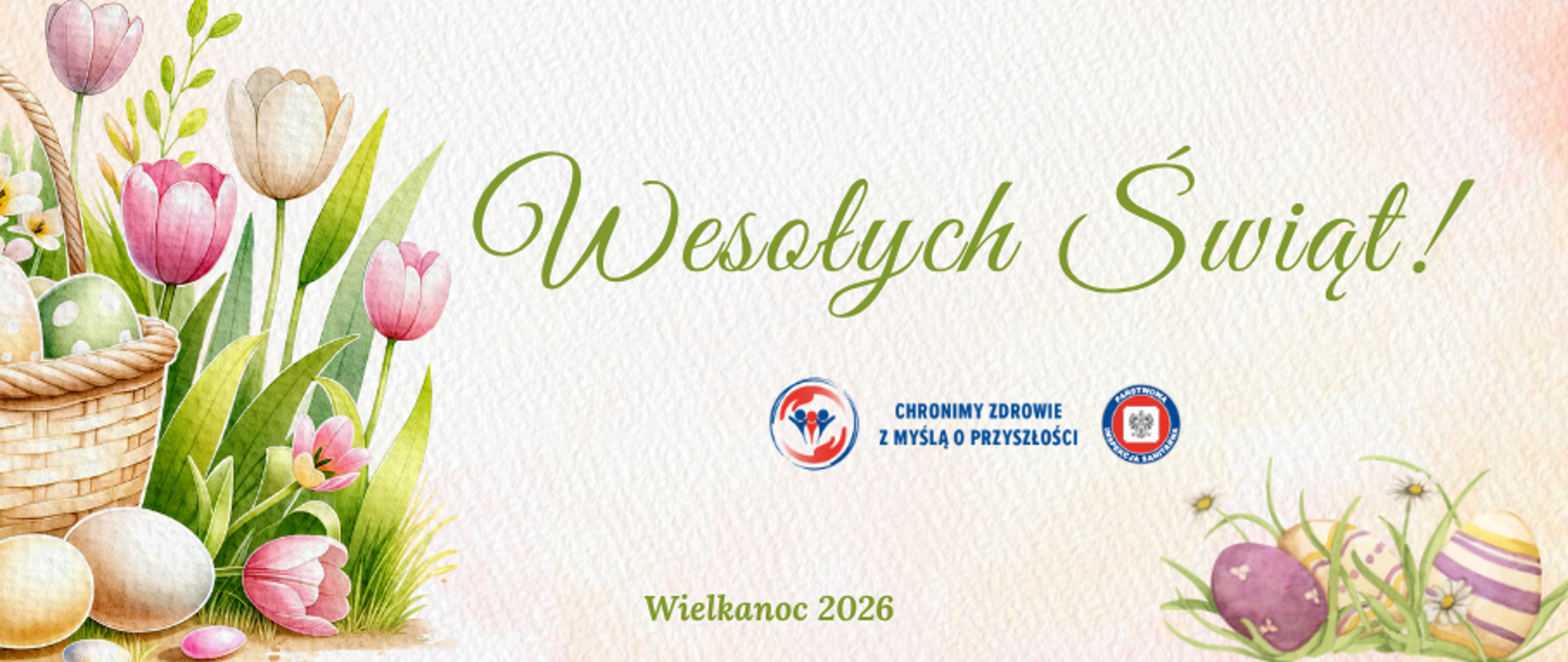 Grafika na żółtym tle, po lewej stronie widać koszyk wiklinowy, w którym są kolorowe pisanki i wiosenne kwiaty. Obok koszyka jest zielona trawa oraz białe i różowe tulipany. Na środku jest zielony napis Wesołych Świąt, pod napisem jest logo Inspekcji Sanitarnej i hasło "Chronimy zdrowie z myślą o przyszłości". W dolnym prawym rogu w trawie są trzy kolorowe pisanki, na środku na dole jest zielony napis: Wielkanoc 2026. 
