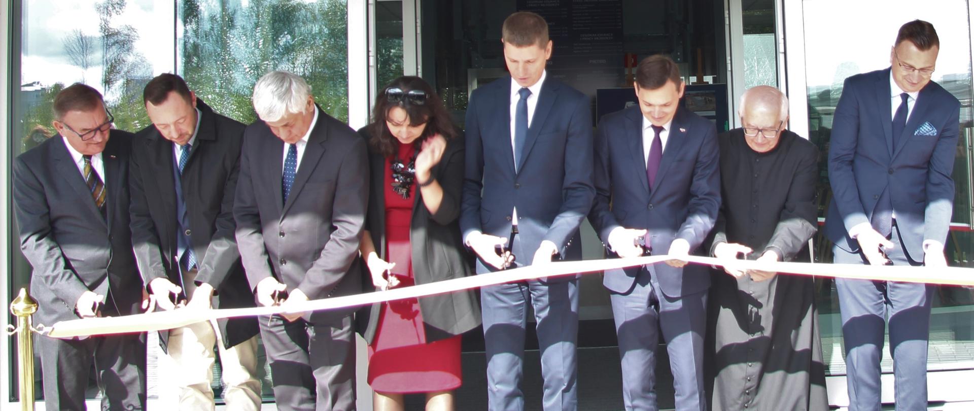 Wojewoda podlaski na otwarciu nowej siedziby Podlaskiej Wojewódzkiej Komendy Ochotniczych Hufców Pracy