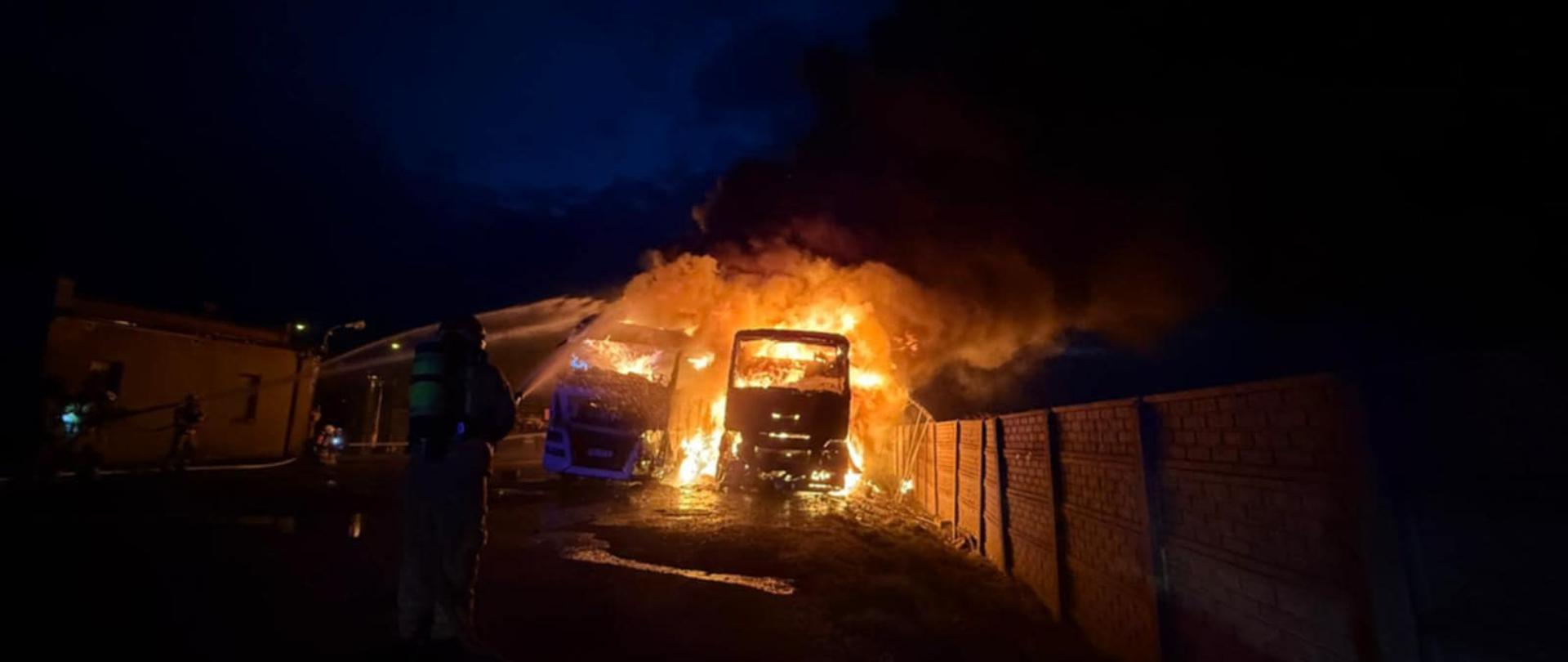 Pożar samochodów ciężarowych przy ulicy Bażanciej w Kaliszu