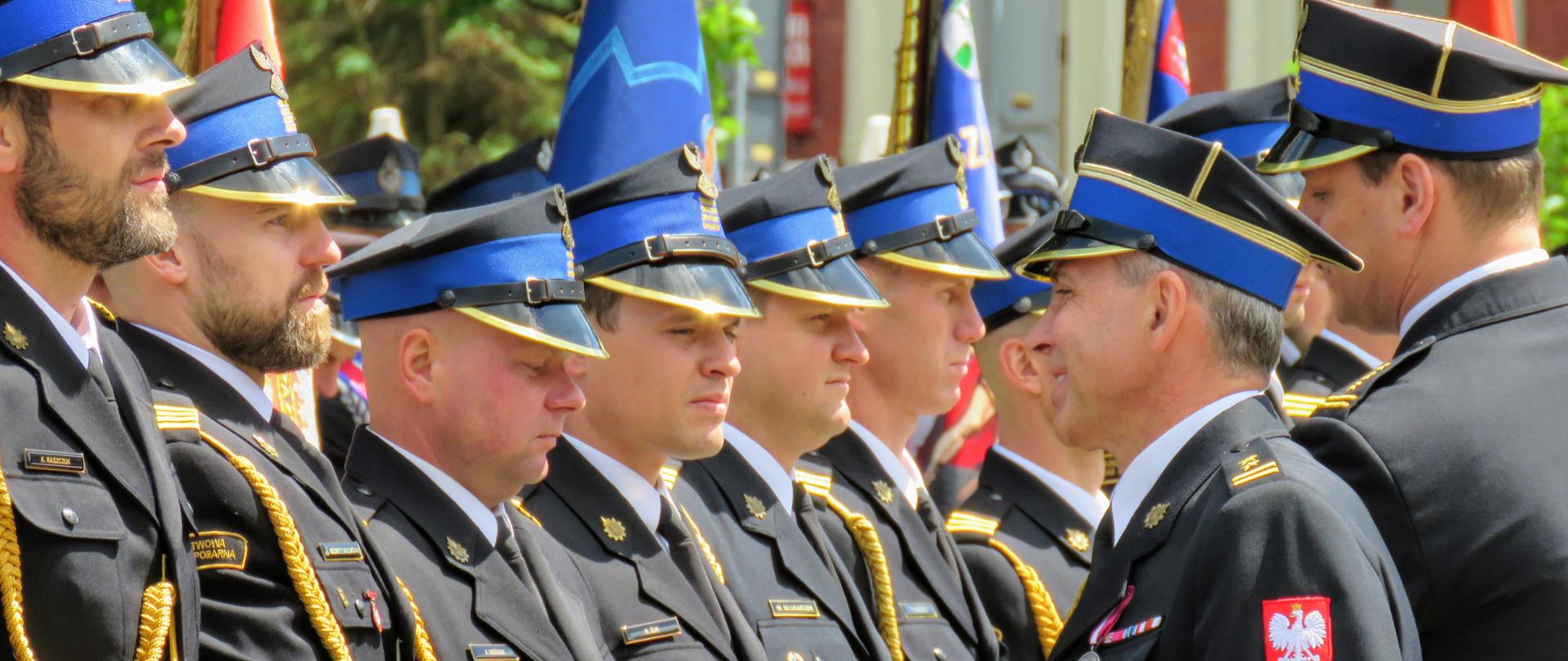 Obchody Dnia Strażaka 2022 - wręczanie awansów