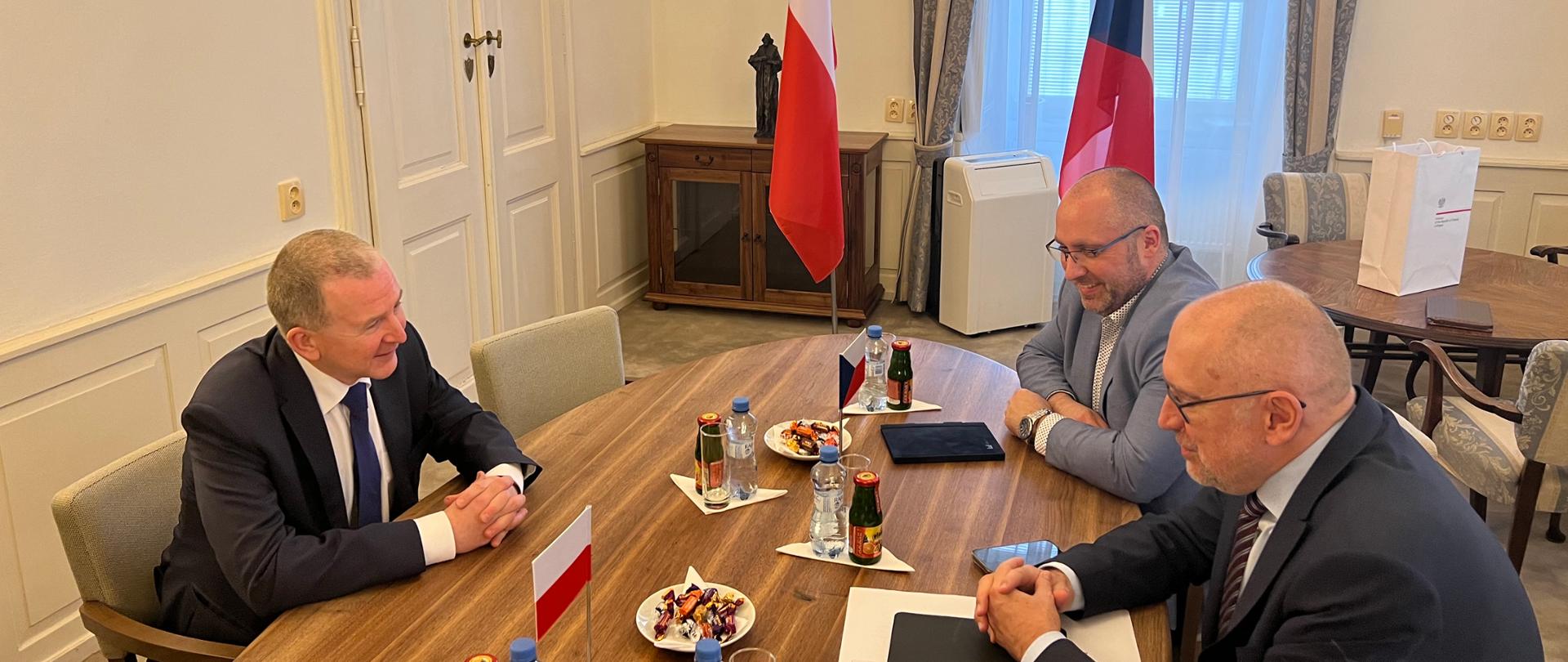 Setkání velvyslance Polské republiky s ministrem školství, mládeže a tělovýchovy České republiky Mikulášem Bekem