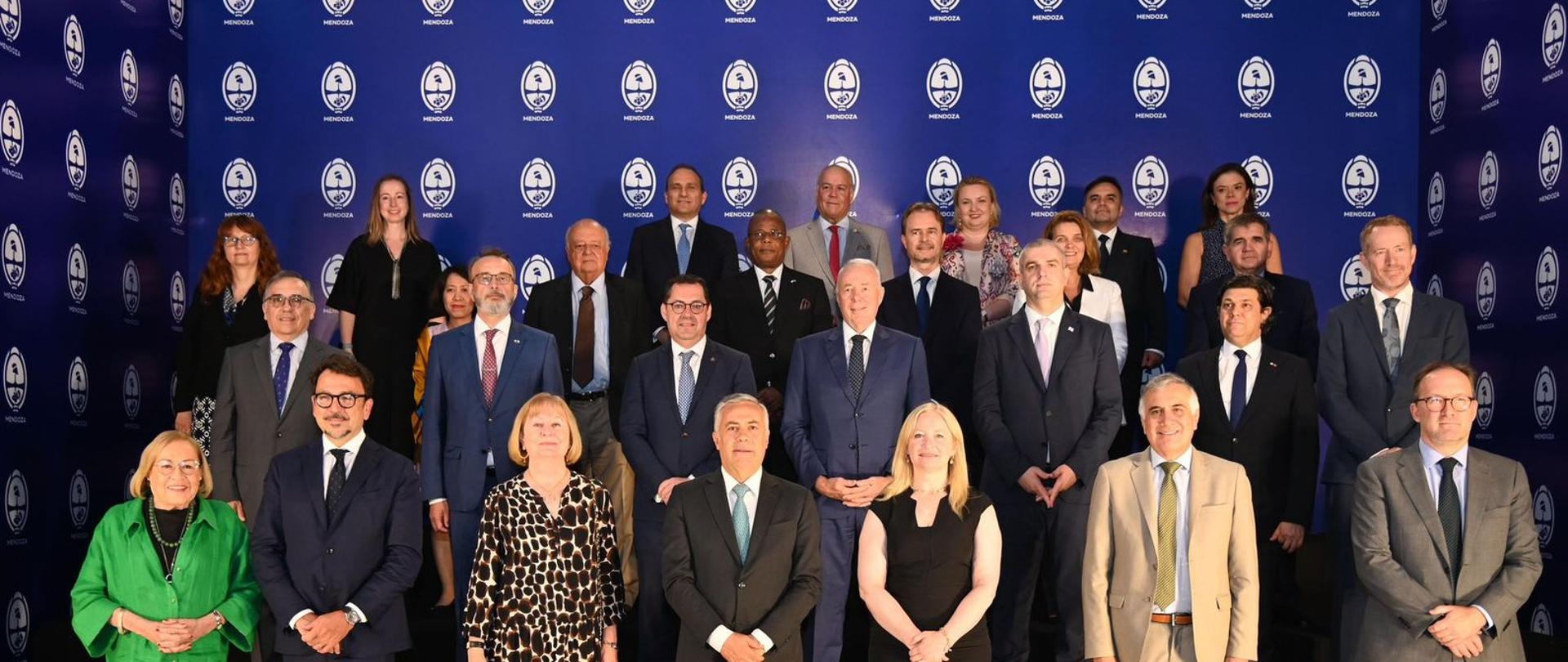 grupa ludzi - family foto