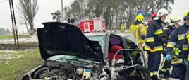 Zderzenie dwóch samochodów osobowych marki VOLKSWAGEN LUPO oraz SUZUKI SX4 na 228. kilometrze drogi krajowej nr 11 na wysokości miejscowości Tarnowo. 