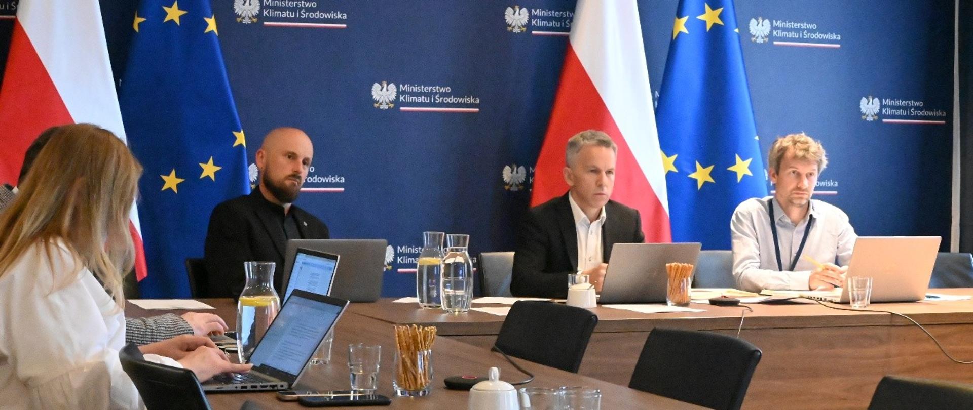 na zdjęciu uczestnicy posiedzenia Międzyresortowego Zespołu ds. Odry z 2 sierpnia 2025 r.