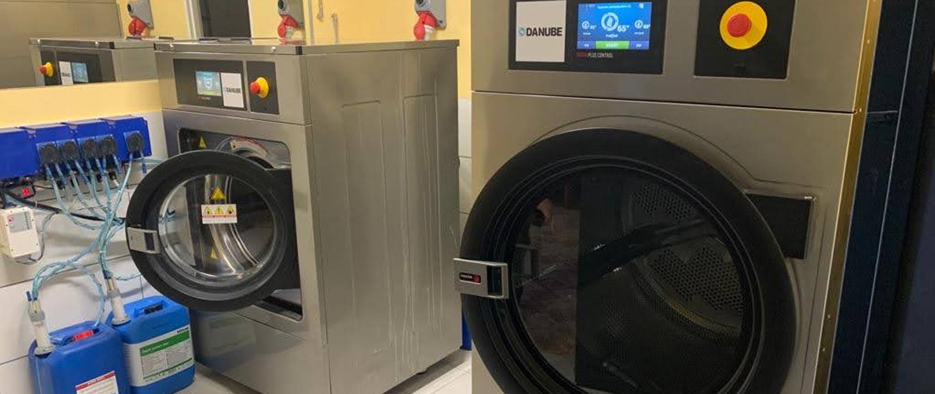 Na zdjęciu nowa pralnica i suszarka zainstalowana w pomieszczeniu technicznym KP PSP w Chełmnie.