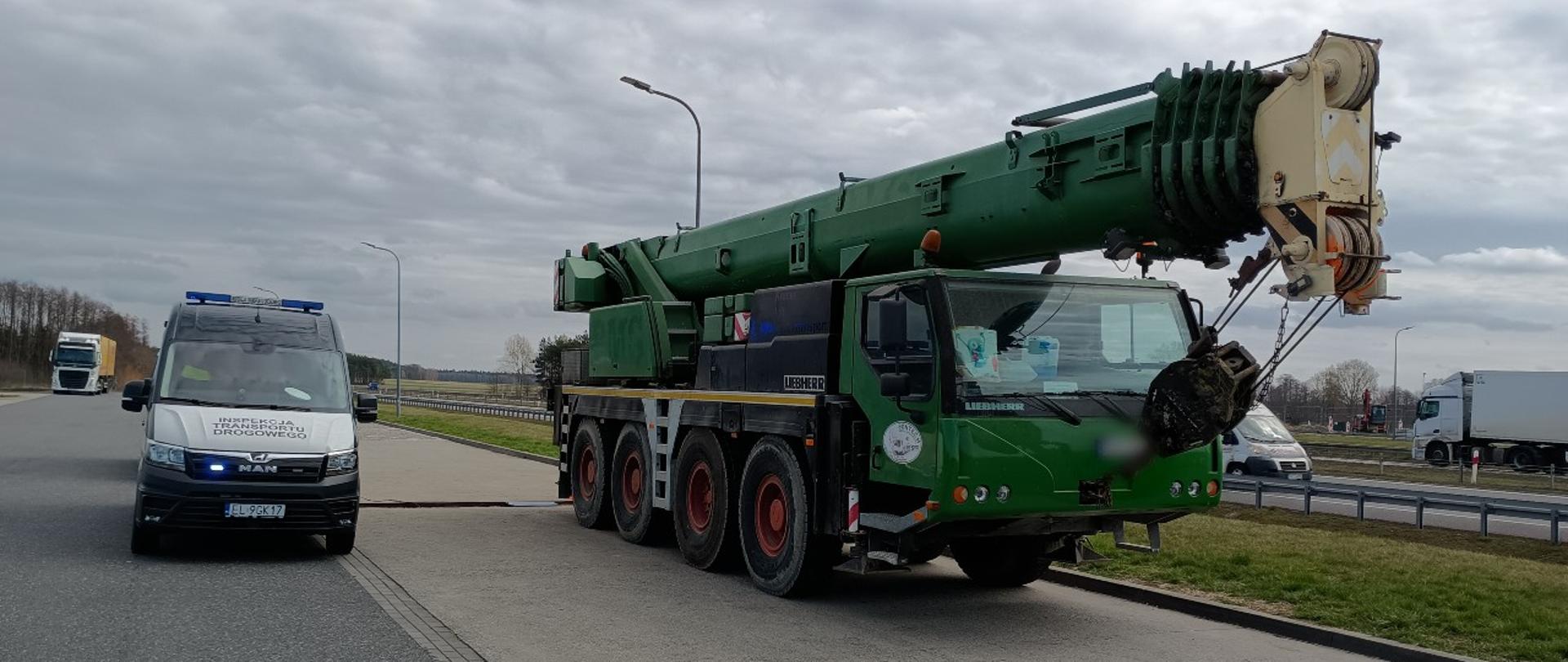 Kontrola dźwigu samojezdnego na drodze ekspresowej S8