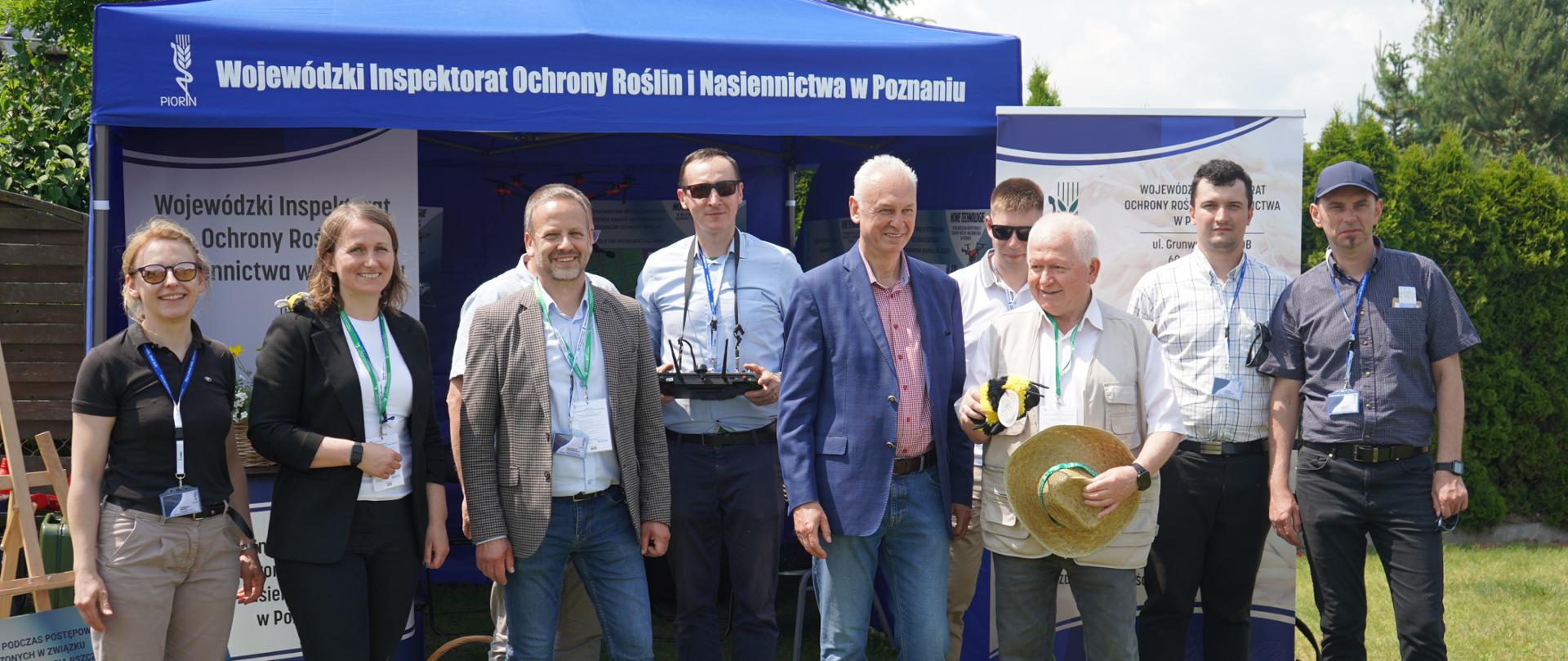 Przy stoisku WIORiN w Poznaniu