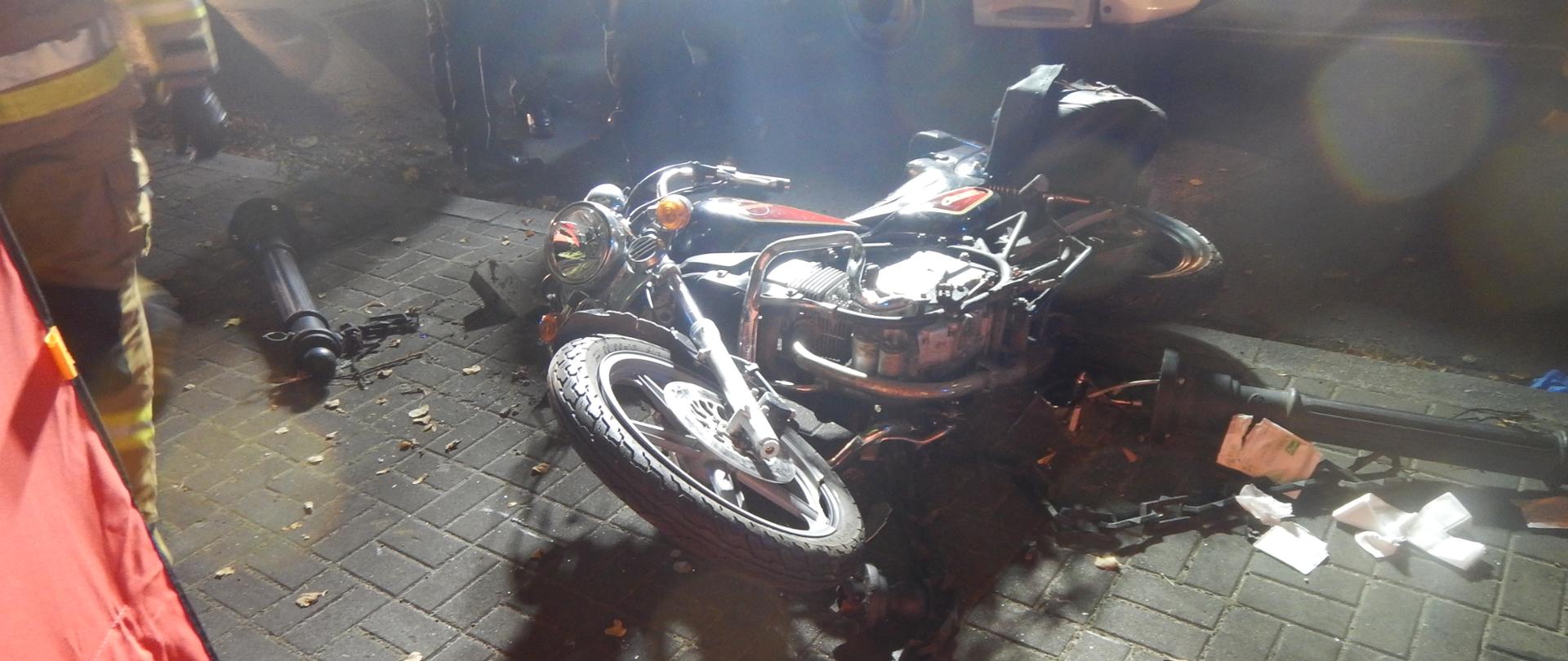 Zdjęcie przedstawia motocykl, który brał udział w zdarzeniu