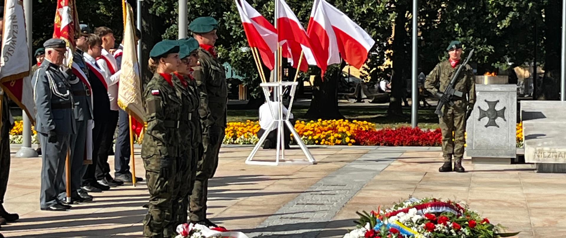 Uroczystość złożenia wieńców na placu litewskim w Lublinie 1